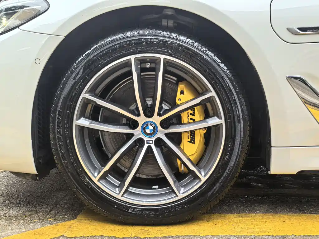 BMW 5 SERIES NEW ENERGY