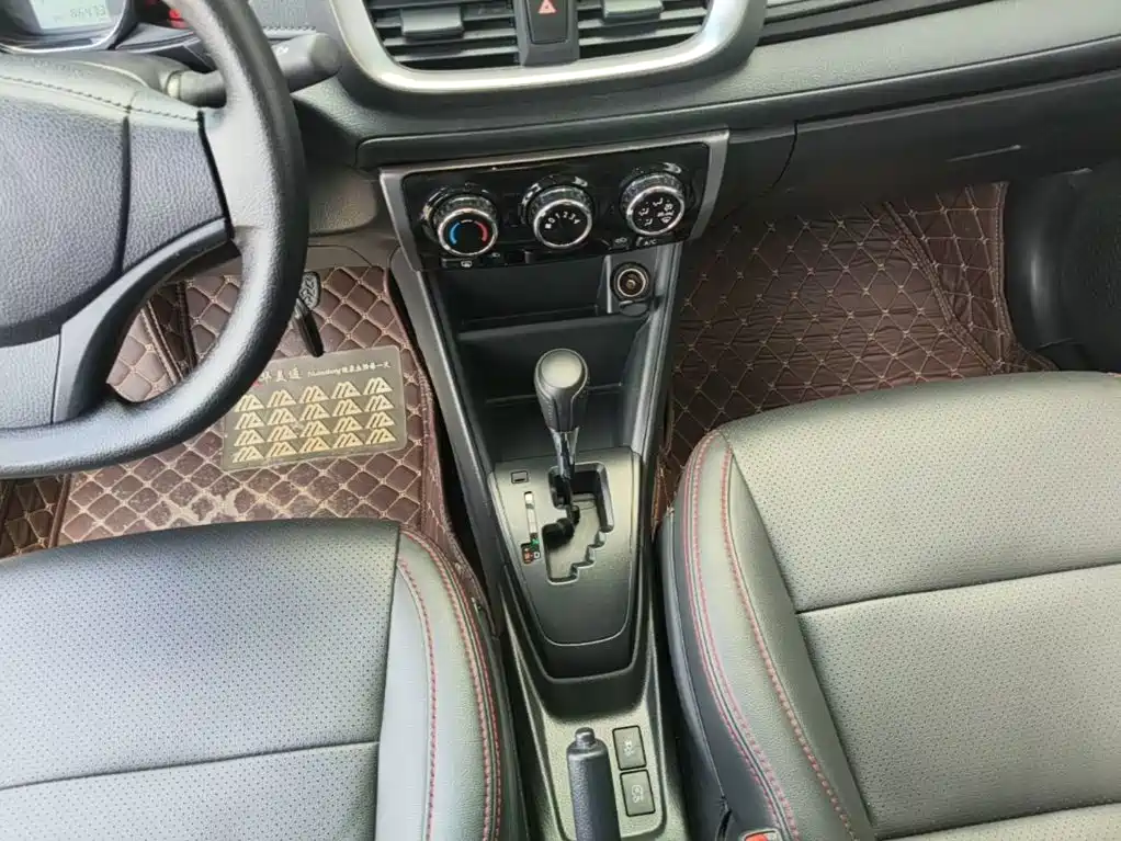 Toyota Yaris L — миниатюра 14