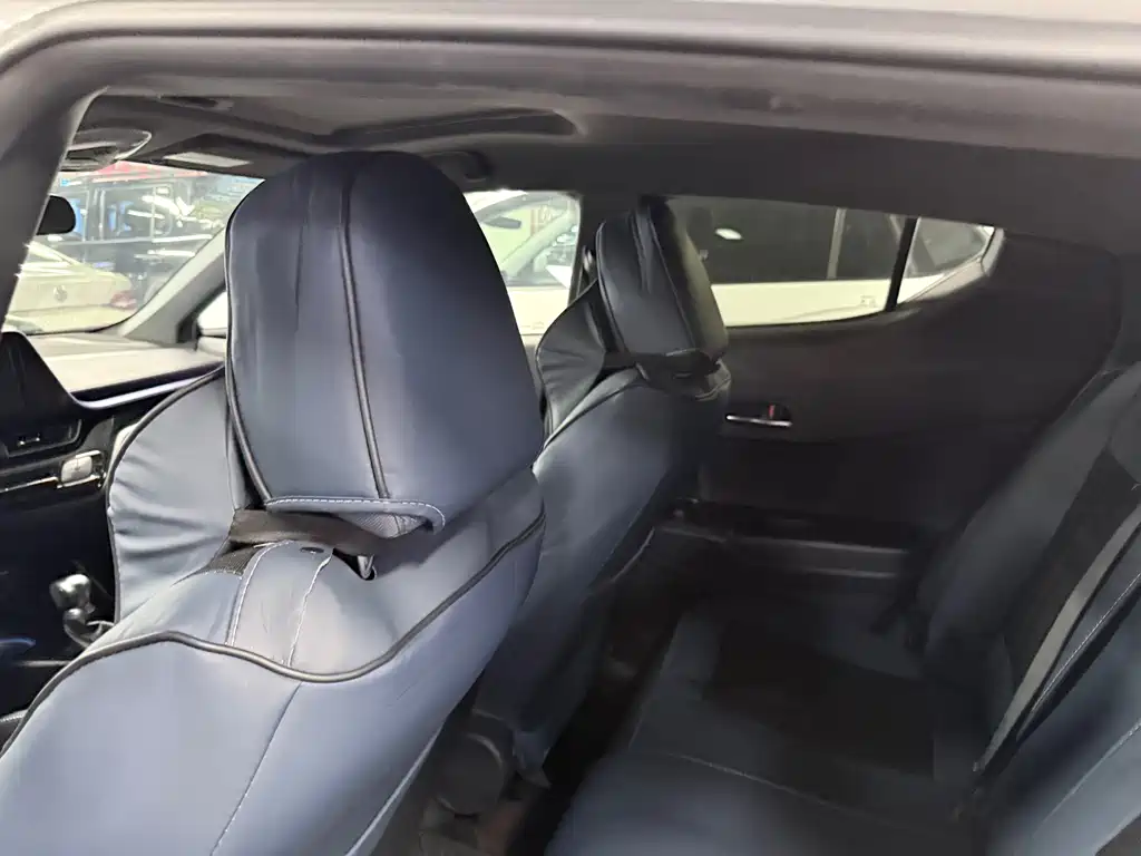 Toyota C-HR — миниатюра 12