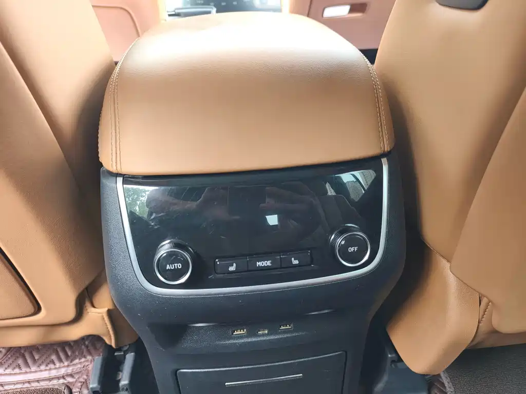 Li Auto Li ONE — миниатюра 9