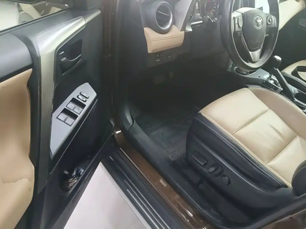 Toyota RAV4 — миниатюра 16