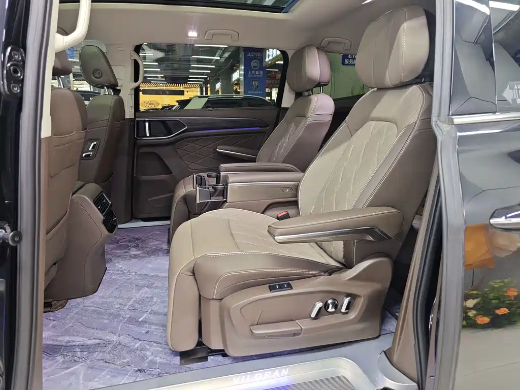 Volkswagen Viloran 2023 380TSI Luxury
