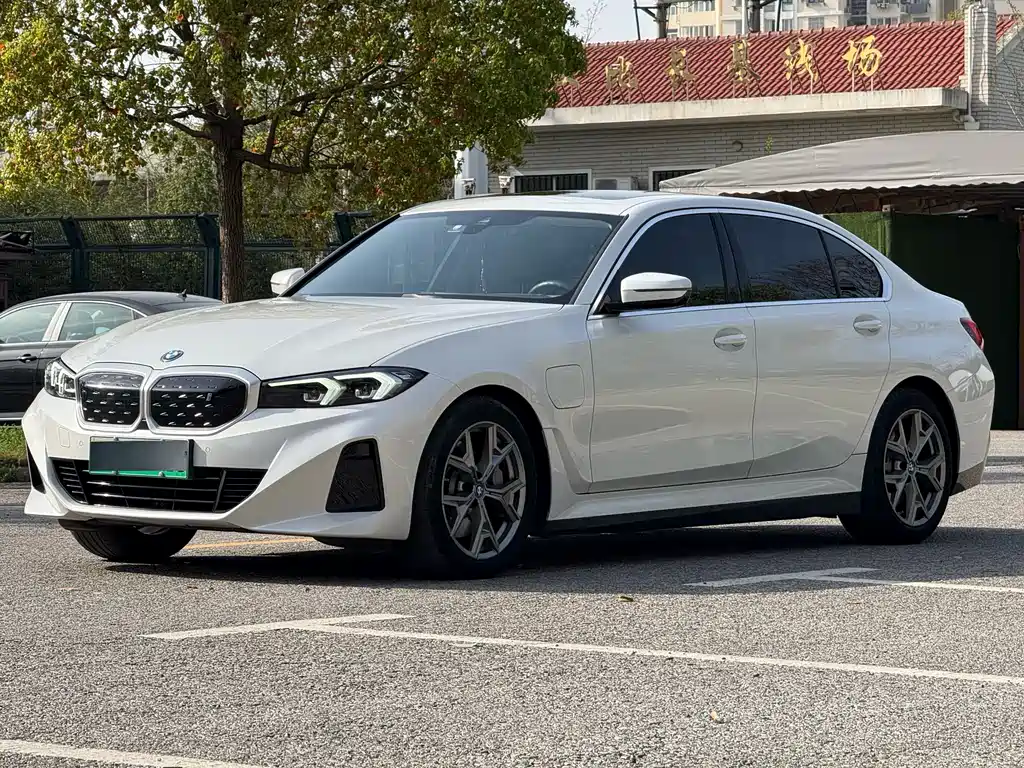 BMW i3 2025