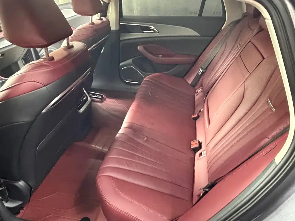Hongqi Hongqi H5 — миниатюра 6