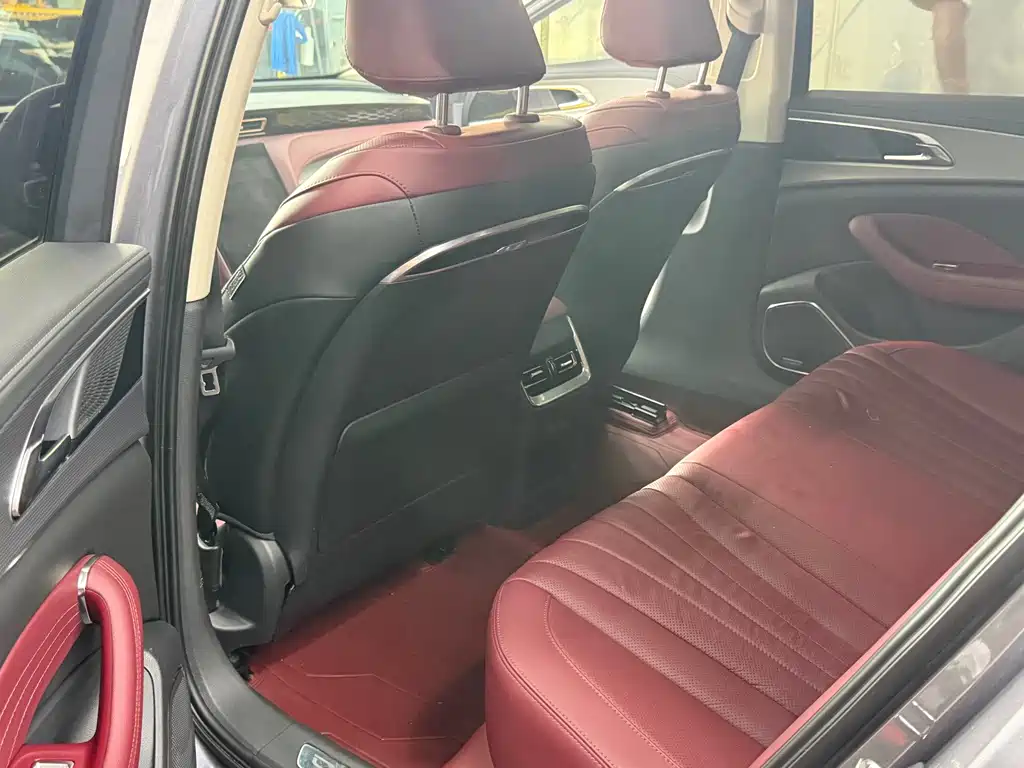 Hongqi Hongqi H5 — миниатюра 7