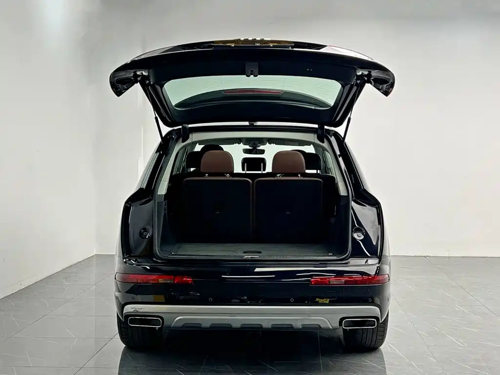 Audi Q7 — миниатюра 11