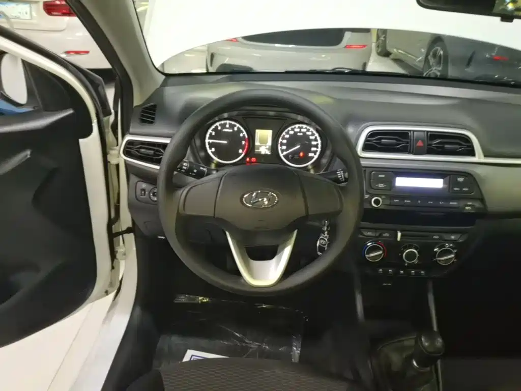 Hyundai Verna — миниатюра 11