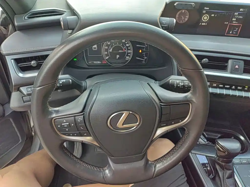 Lexus UX — миниатюра 11