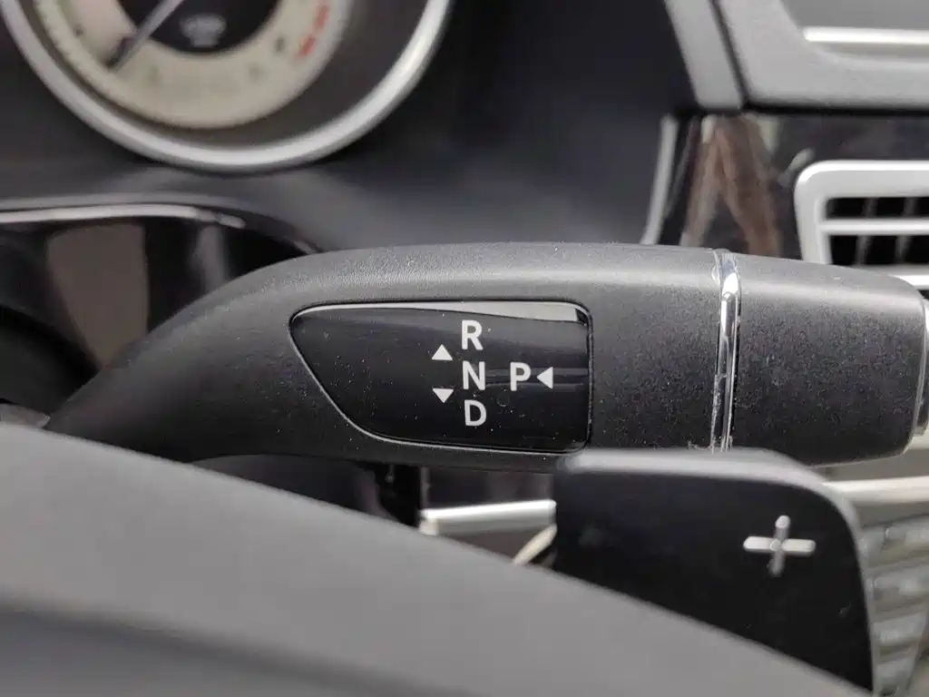 Mercedes-Benz E-Class — миниатюра 13