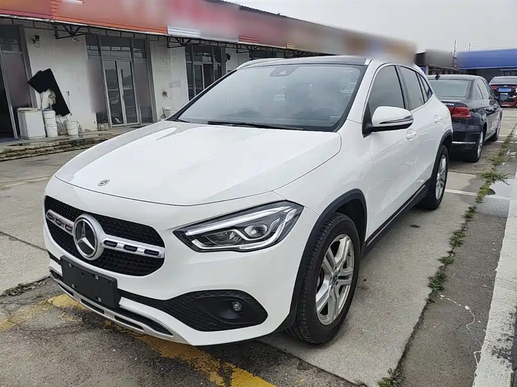 Mercedes-Benz GLA 2023