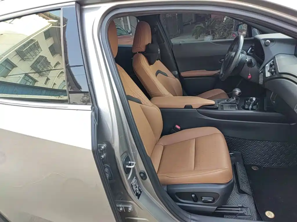 Lexus UX — миниатюра 25