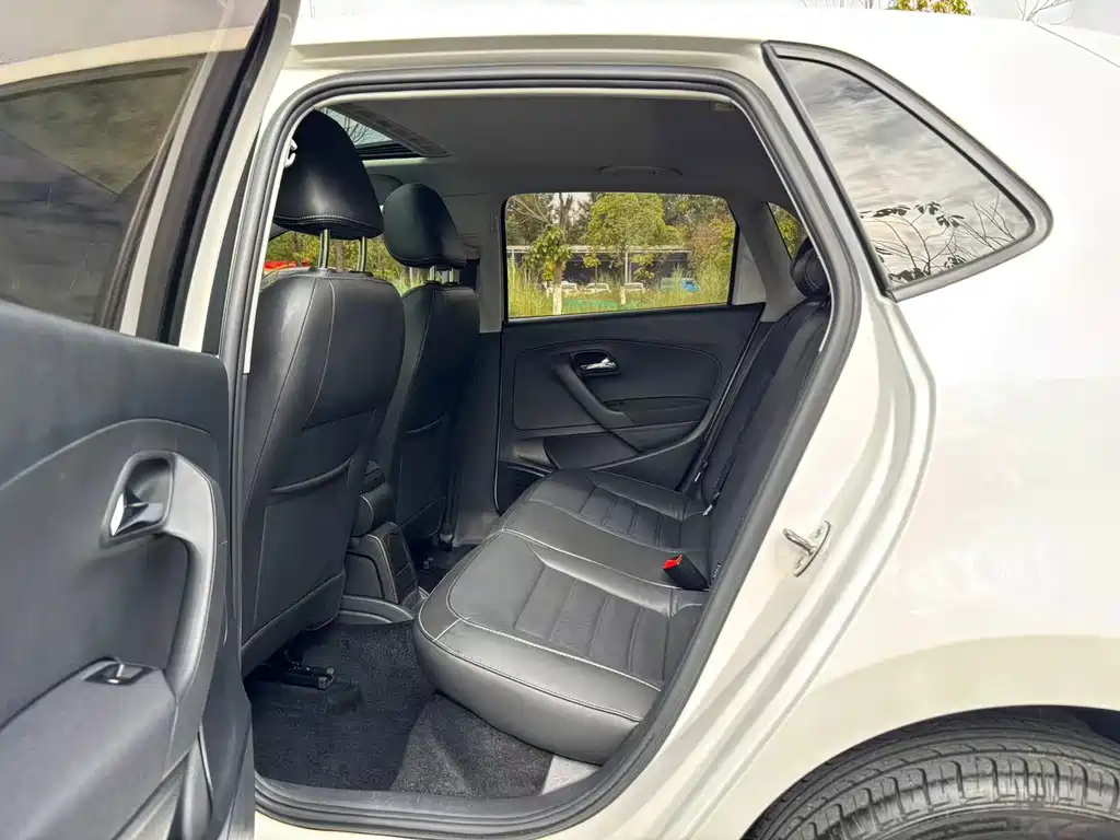 Volkswagen Polo — миниатюра 8