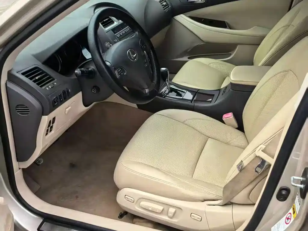 Lexus ES — миниатюра 7
