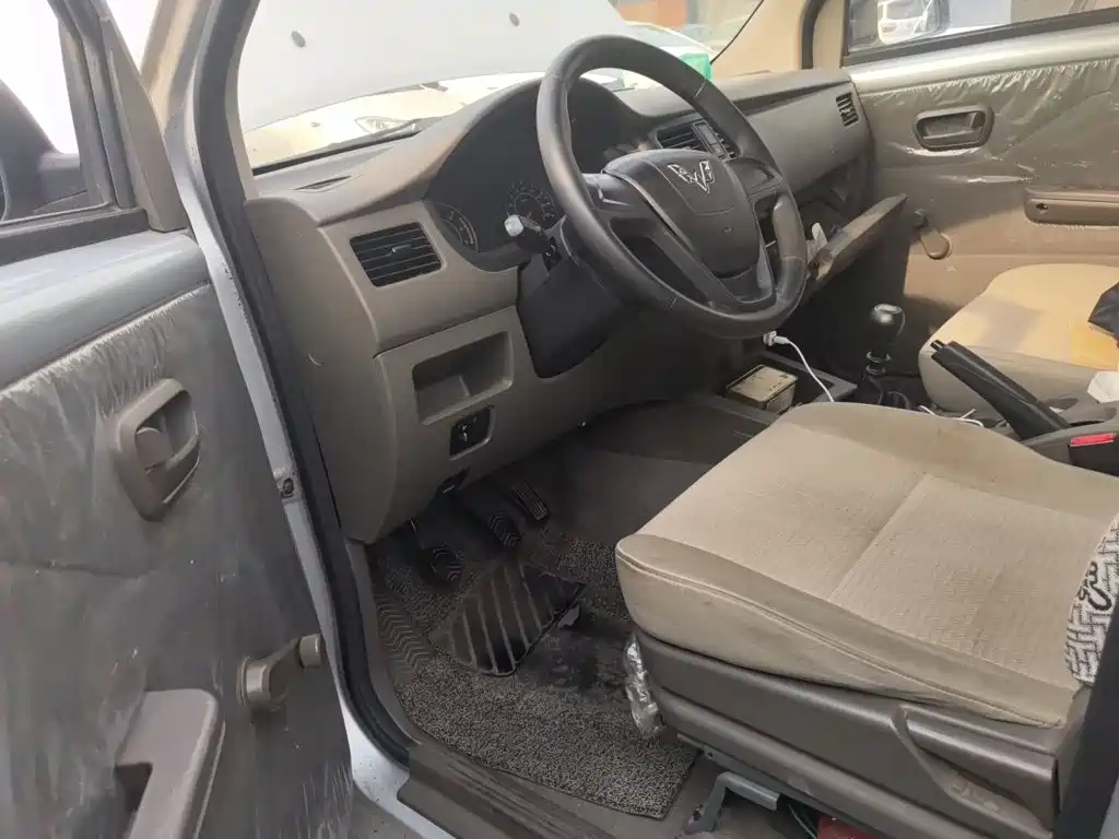 Wuling Rongguang V — миниатюра 8