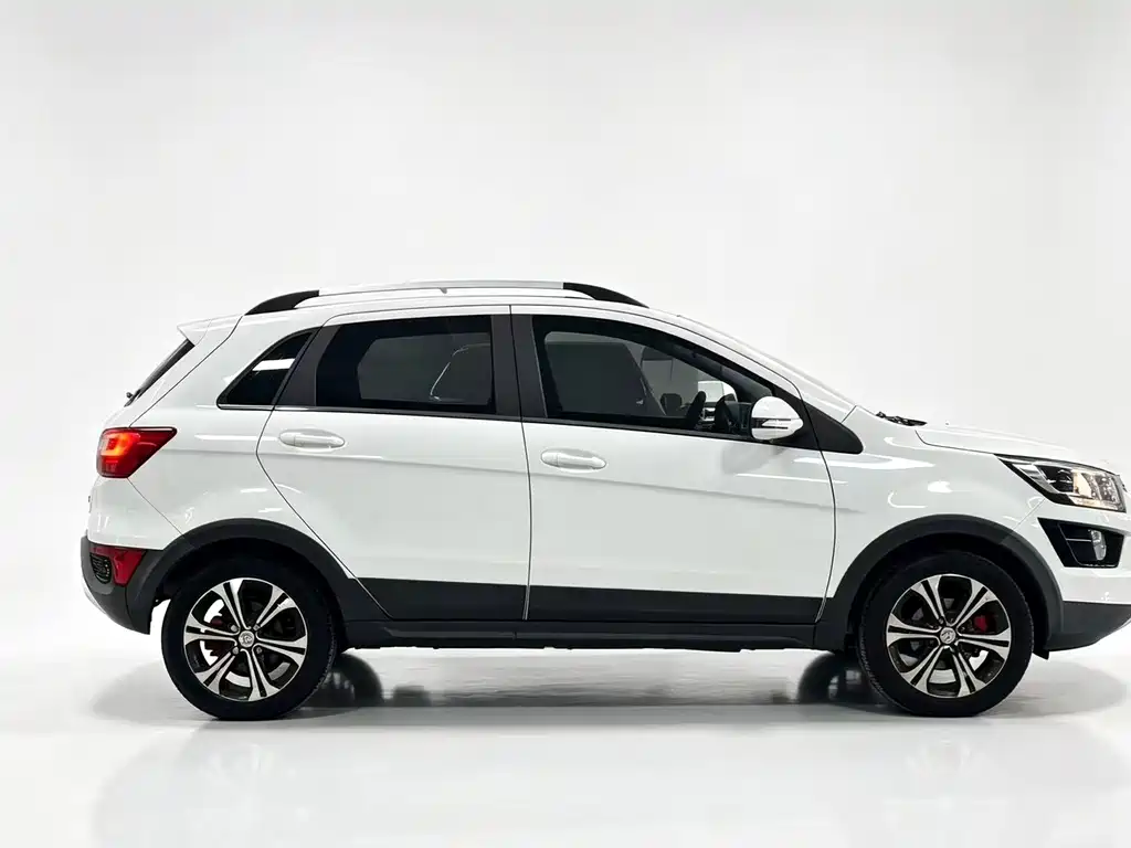 BAIC New Energy EX — миниатюра 6