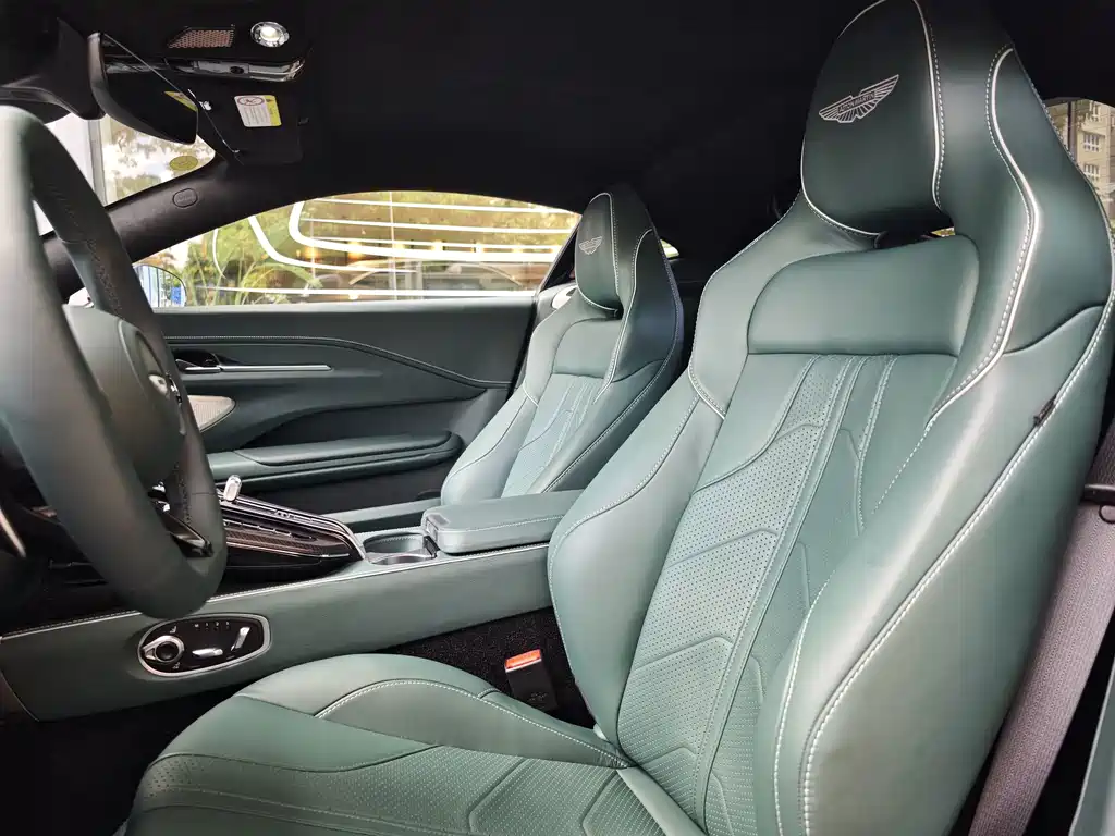 Aston Martin V8 Vantage — миниатюра 14