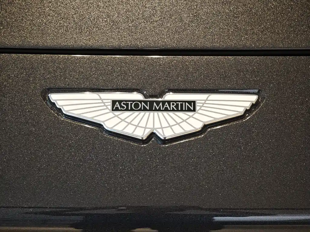 Aston Martin V8 Vantage — миниатюра 10