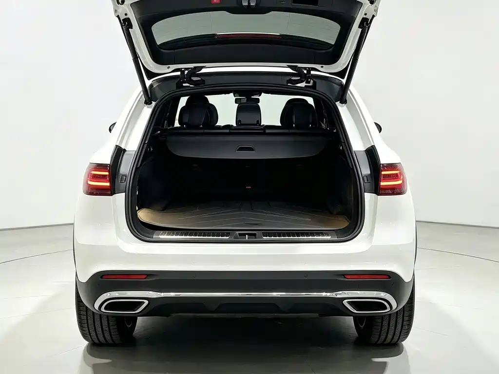 Mercedes-Benz EQE SUV — миниатюра 8
