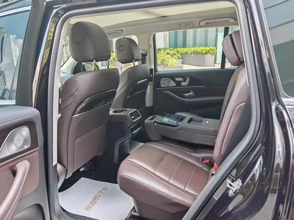 Mercedes-Benz GLS - фото 7
