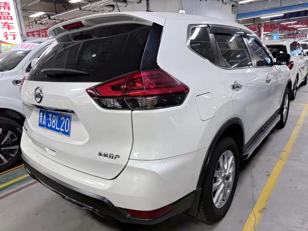 Nissan X-Trail — миниатюра 17