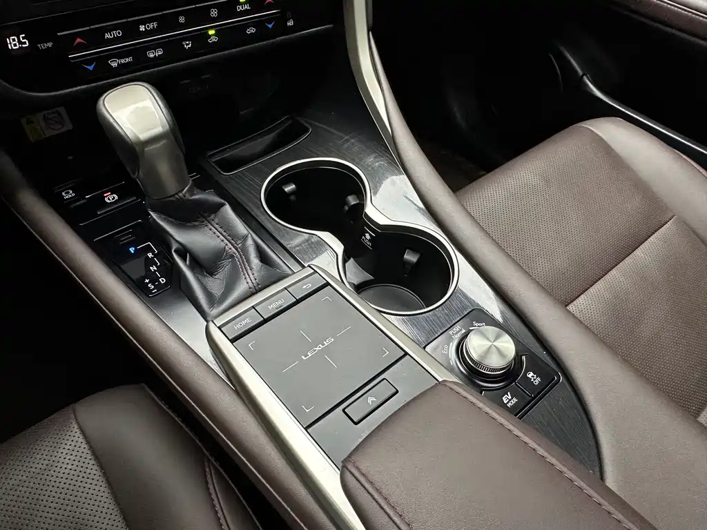 Lexus RX Facelift 450h 4WD Elegant Edition, фото 14
