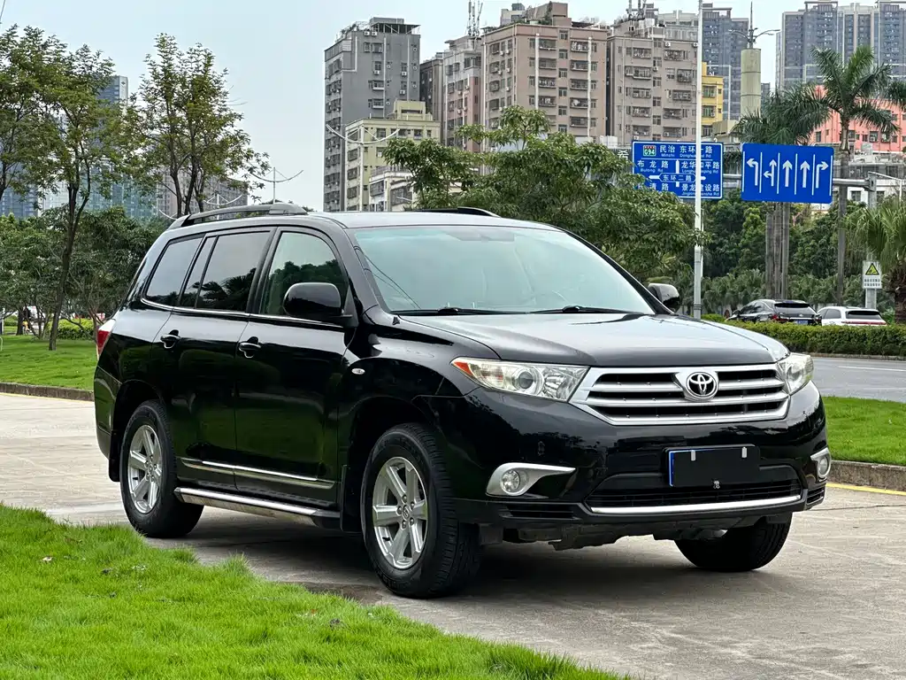 Toyota Highlander 2012 2.7L 7 мест Elite