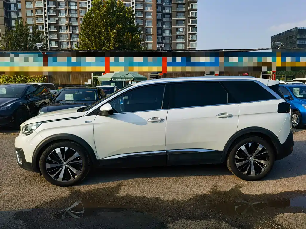 Peugeot 5008 — миниатюра 4