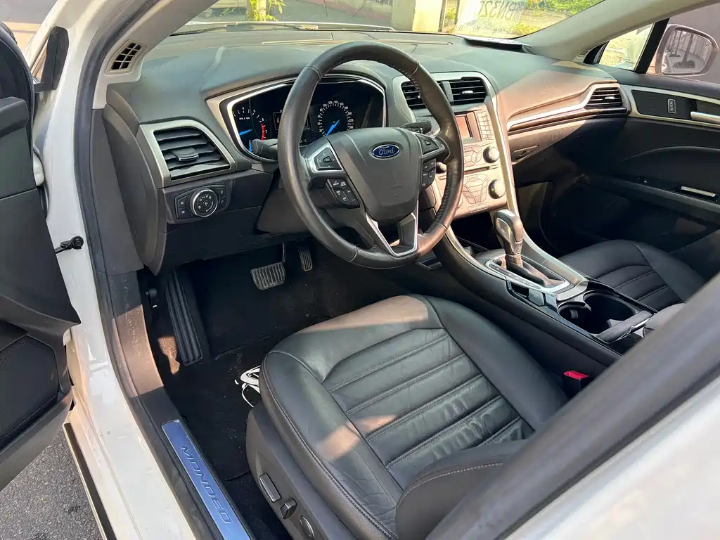 Ford Mondeo — миниатюра 5