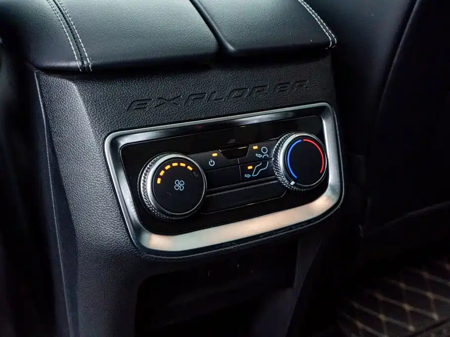 Ford Explorer — миниатюра 26