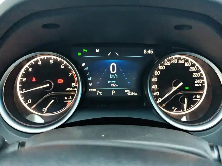 Toyota Camry — миниатюра 14