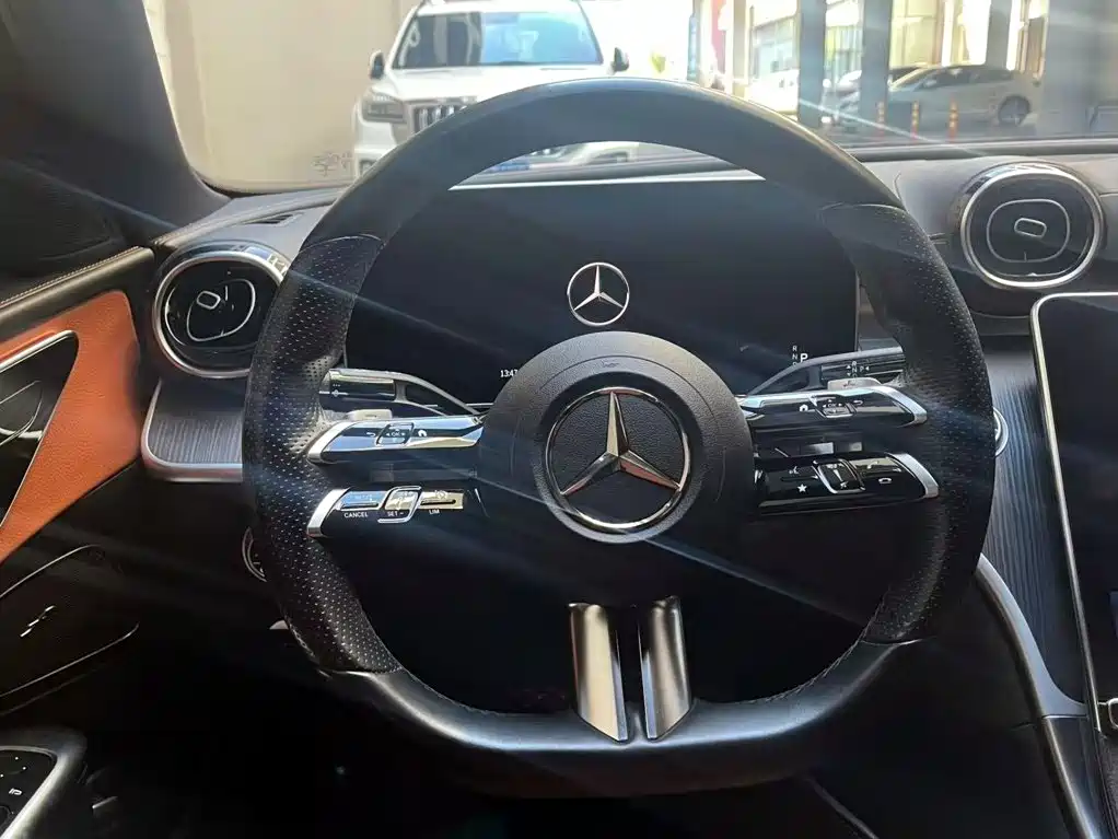 Mercedes-Benz C-Class — миниатюра 13