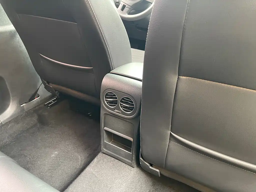 Volkswagen Tiguan — миниатюра 8
