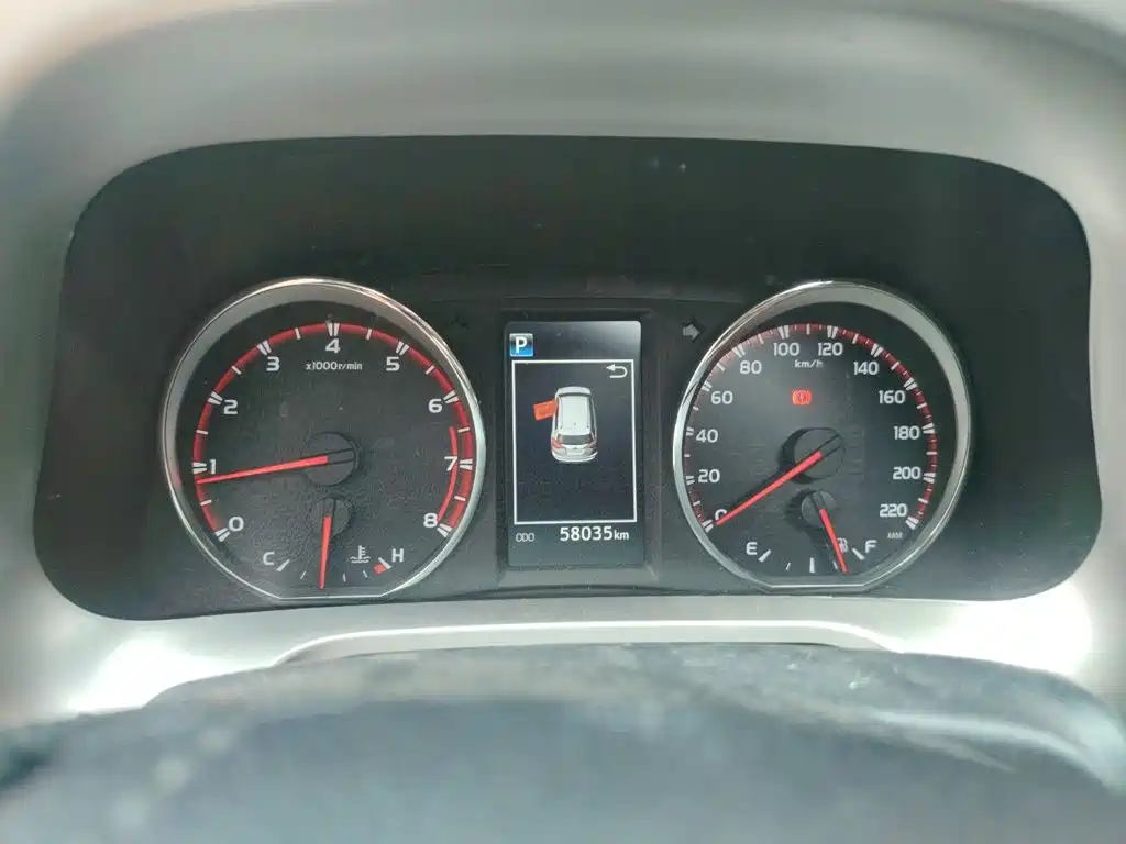 Toyota RAV4 — миниатюра 7