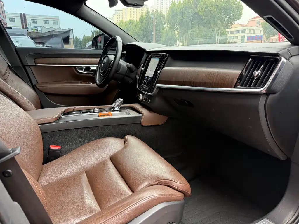 Volvo S90 — миниатюра 14