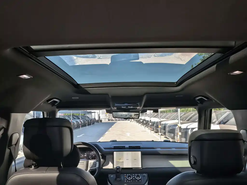 Land Rover Defender — миниатюра 6
