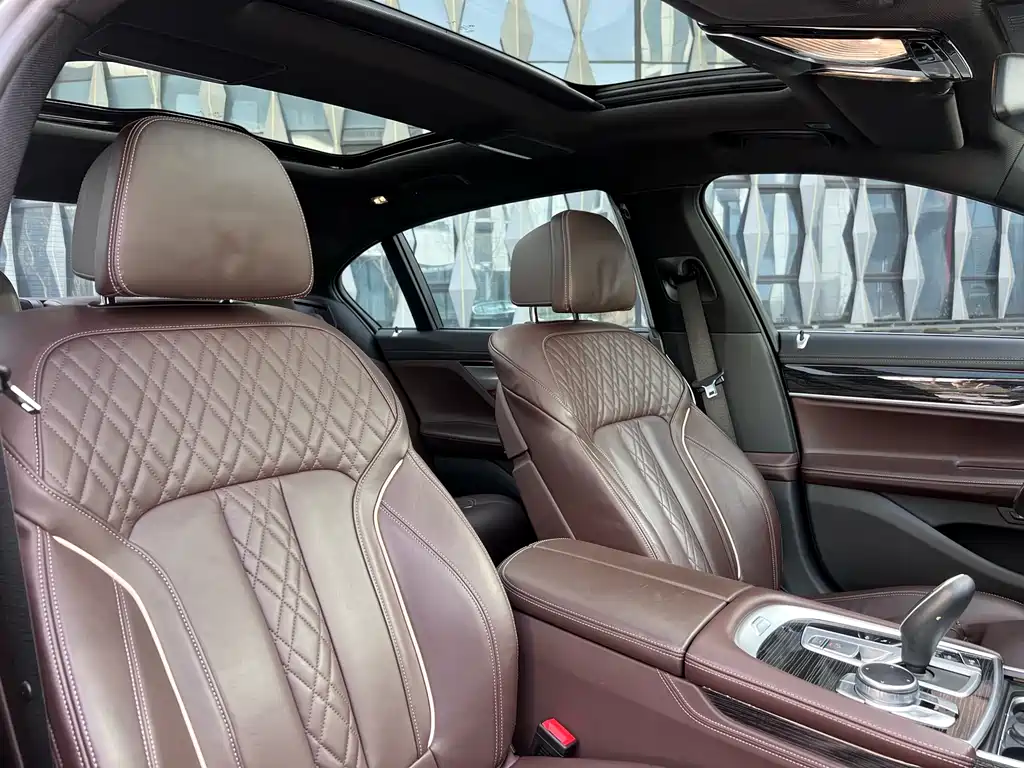 BMW 7 SERIES