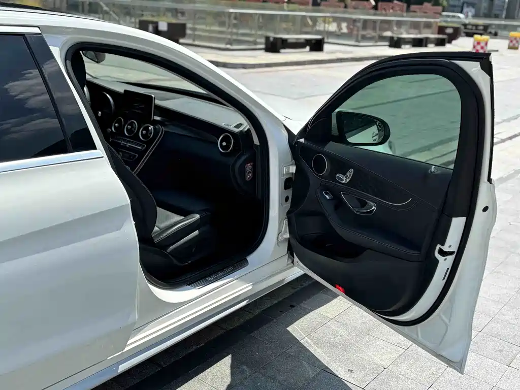 Mercedes-Benz C-Class — миниатюра 12
