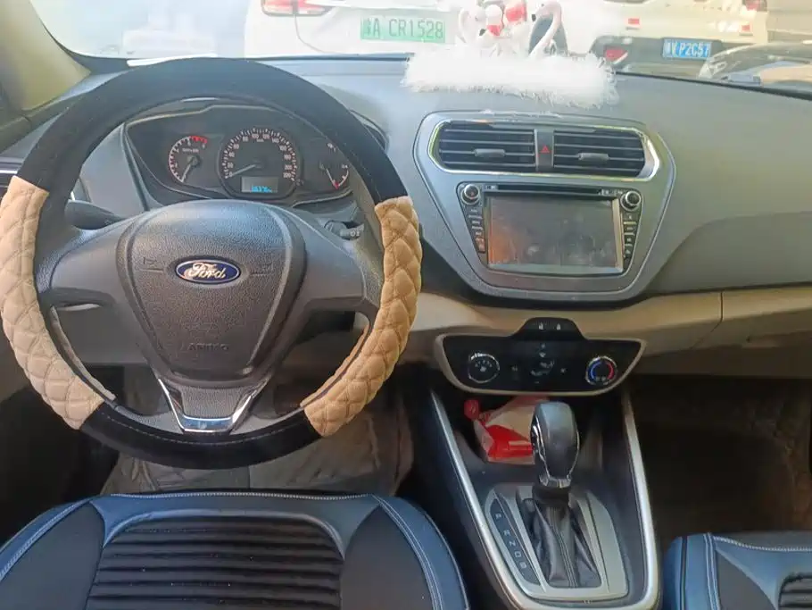 Ford Escort — миниатюра 12