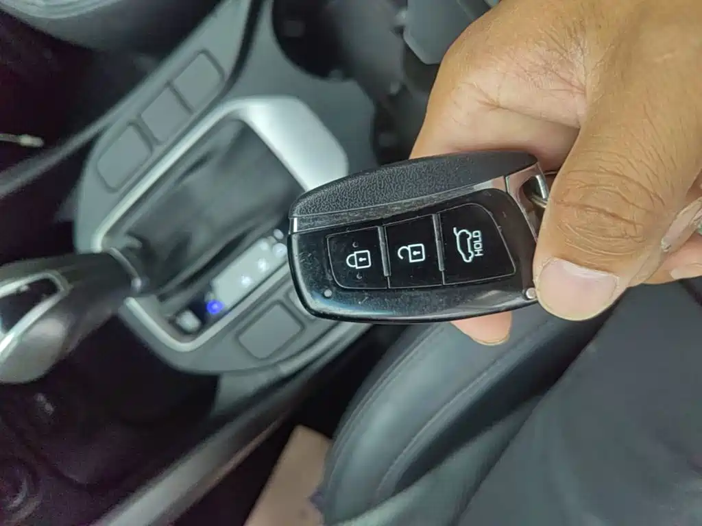 Hyundai Santa Fe — миниатюра 9