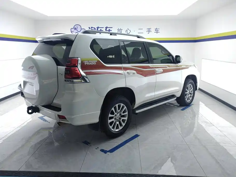Toyota Prado 3.5L Auto TX-L Premium Edition Rear External Spare Tire, фото 3