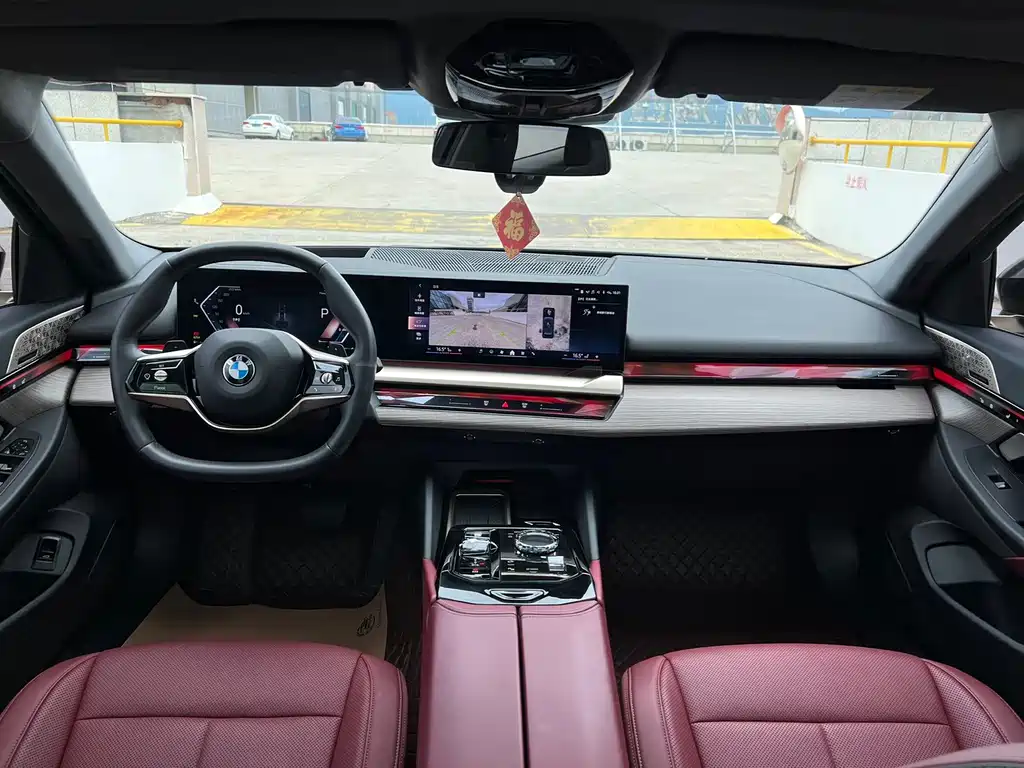 BMW 5 Series — миниатюра 6