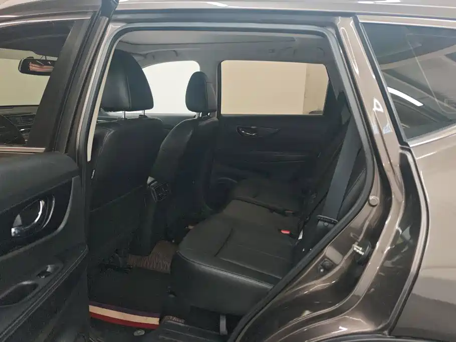 Nissan X-Trail — миниатюра 11