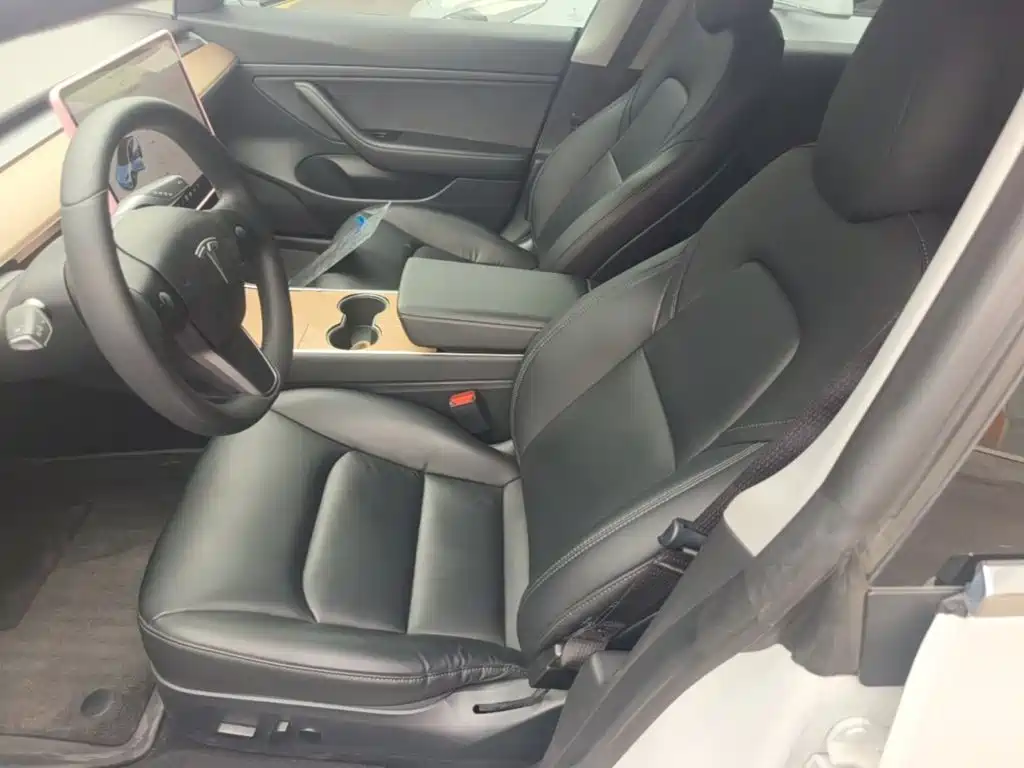 Tesla Model 3 — миниатюра 15