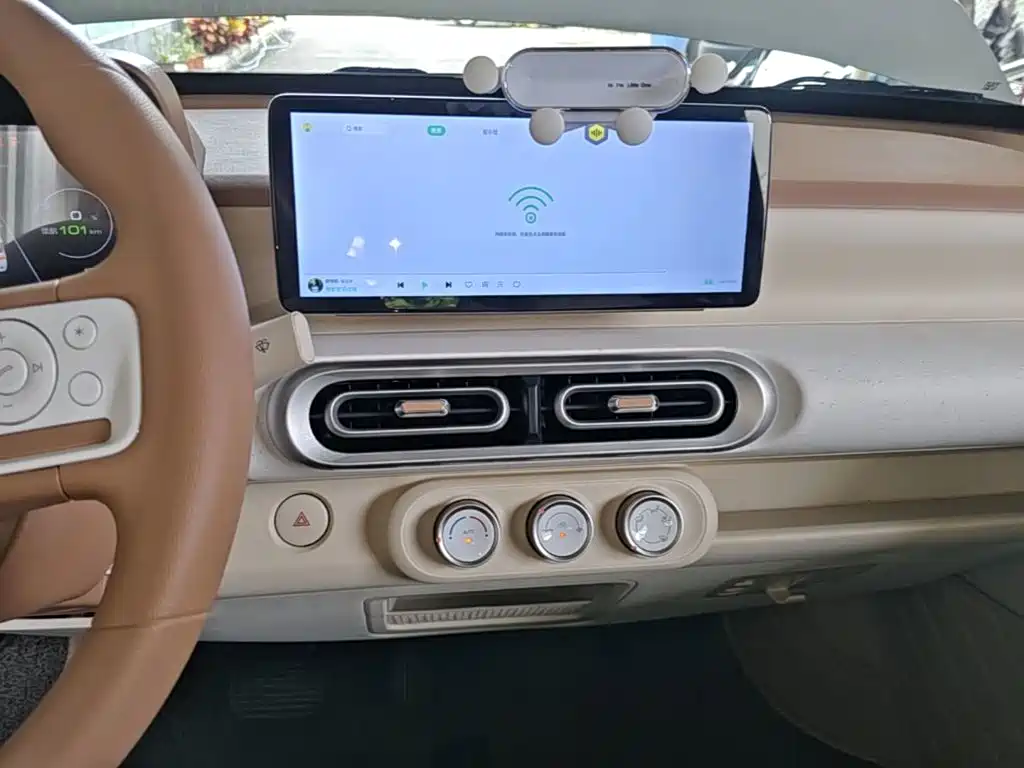 Wuling MINIEV — миниатюра 13