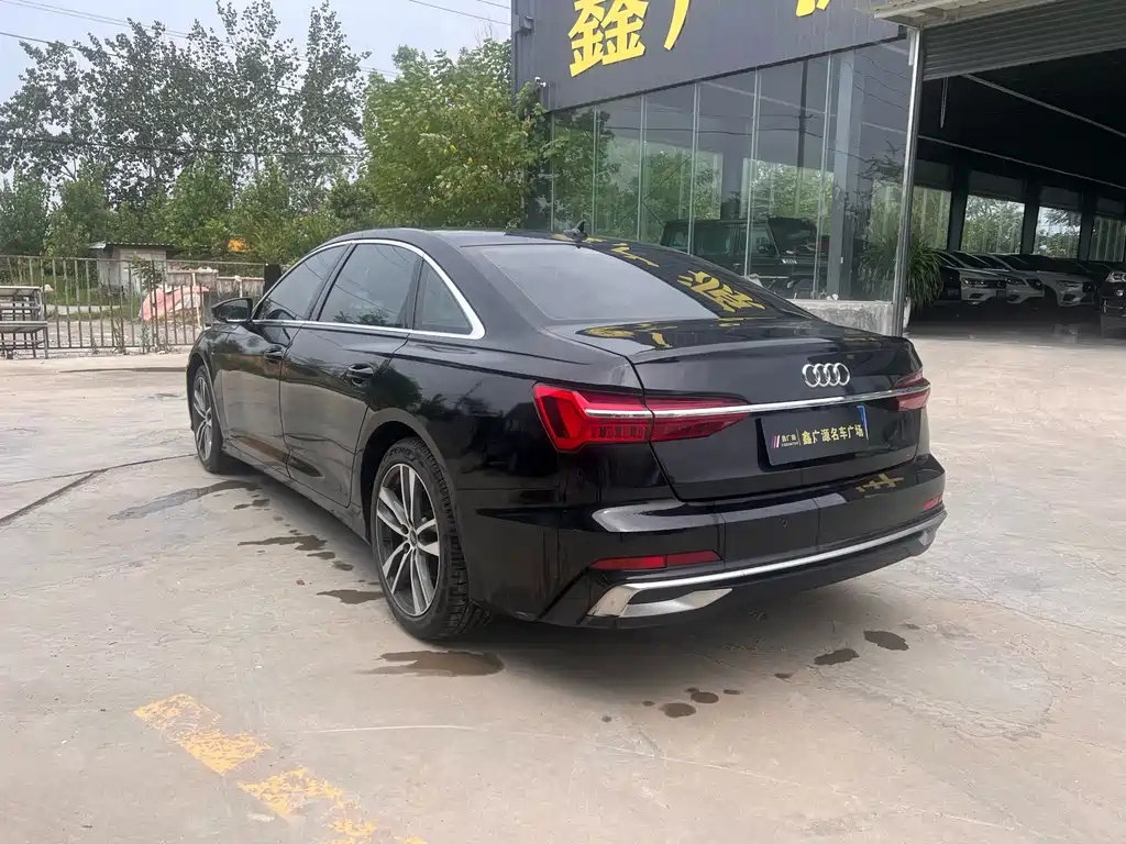 Audi A6L 2023 40 TFSI Luxury