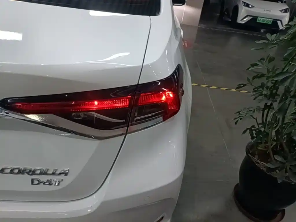 Toyota Corolla — миниатюра 8