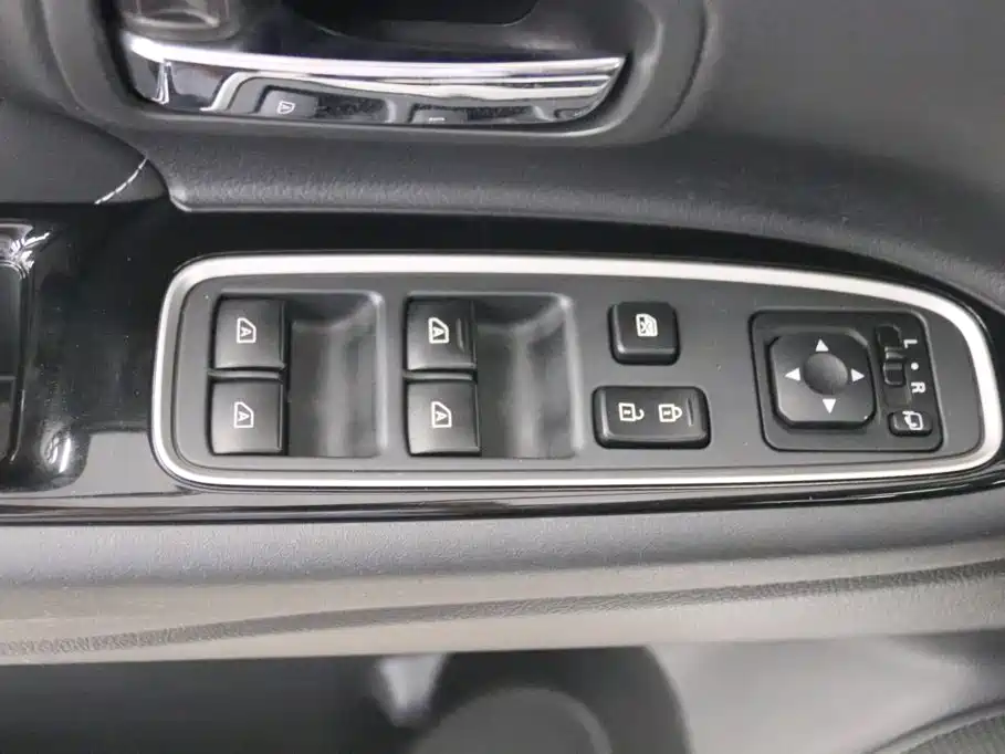 Mitsubishi Outlander — миниатюра 13