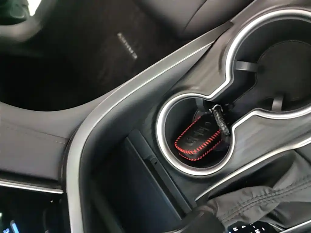 Toyota Camry 2021 2.0G Luxury