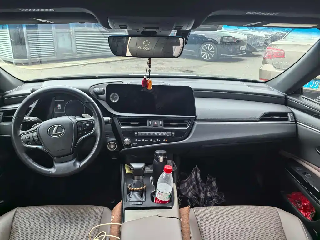 Lexus ES — миниатюра 4