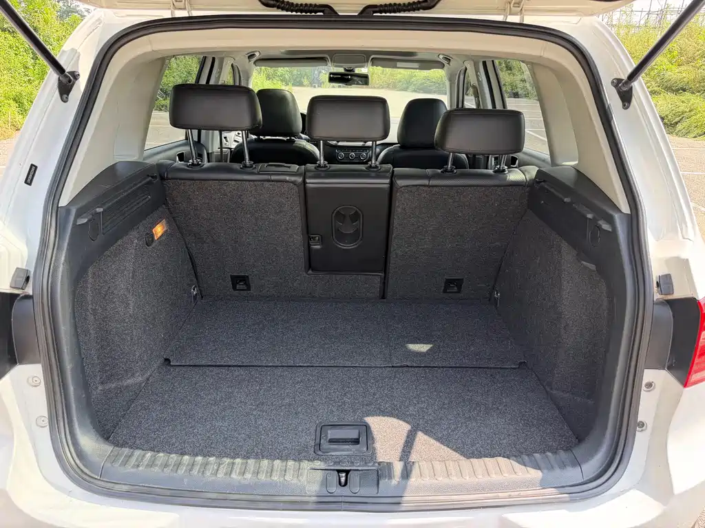 Volkswagen Tiguan — миниатюра 13